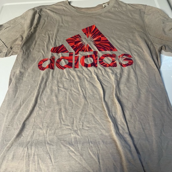 4 ADIDAS boys medium T-shirts - 4/$30 - Picture 3 of 5
